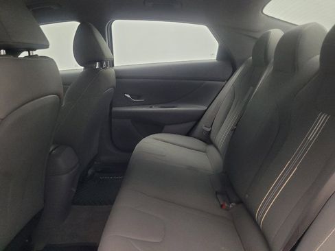 Used 2025 Hyundai Elantra Sport FWD image 18
