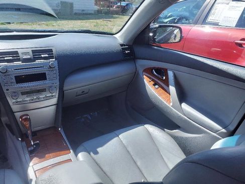 Used 2011 Toyota Camry XLE image 10