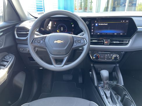 Used 2025 Chevrolet TrailBlazer LT image 18