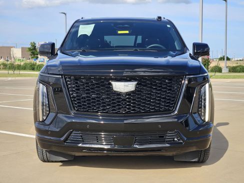 Certified 2025 Cadillac Escalade Sport Platinum w/ LPO, Floor Liner Package AWD/4WD image 6