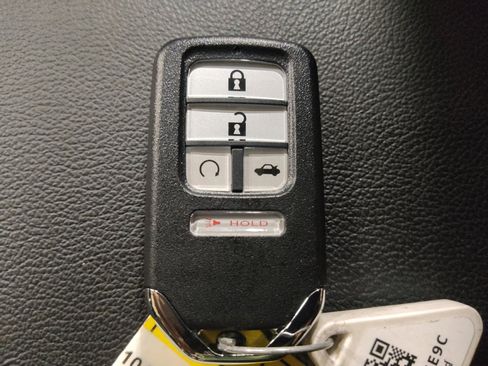 Used 2019 Honda Accord EX image 32