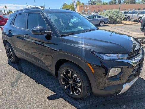 Used 2022 Chevrolet TrailBlazer LT w/ Convenience Package FWD image 7