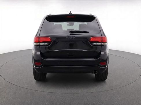 Used 2017 Jeep Grand Cherokee Altitude image 7