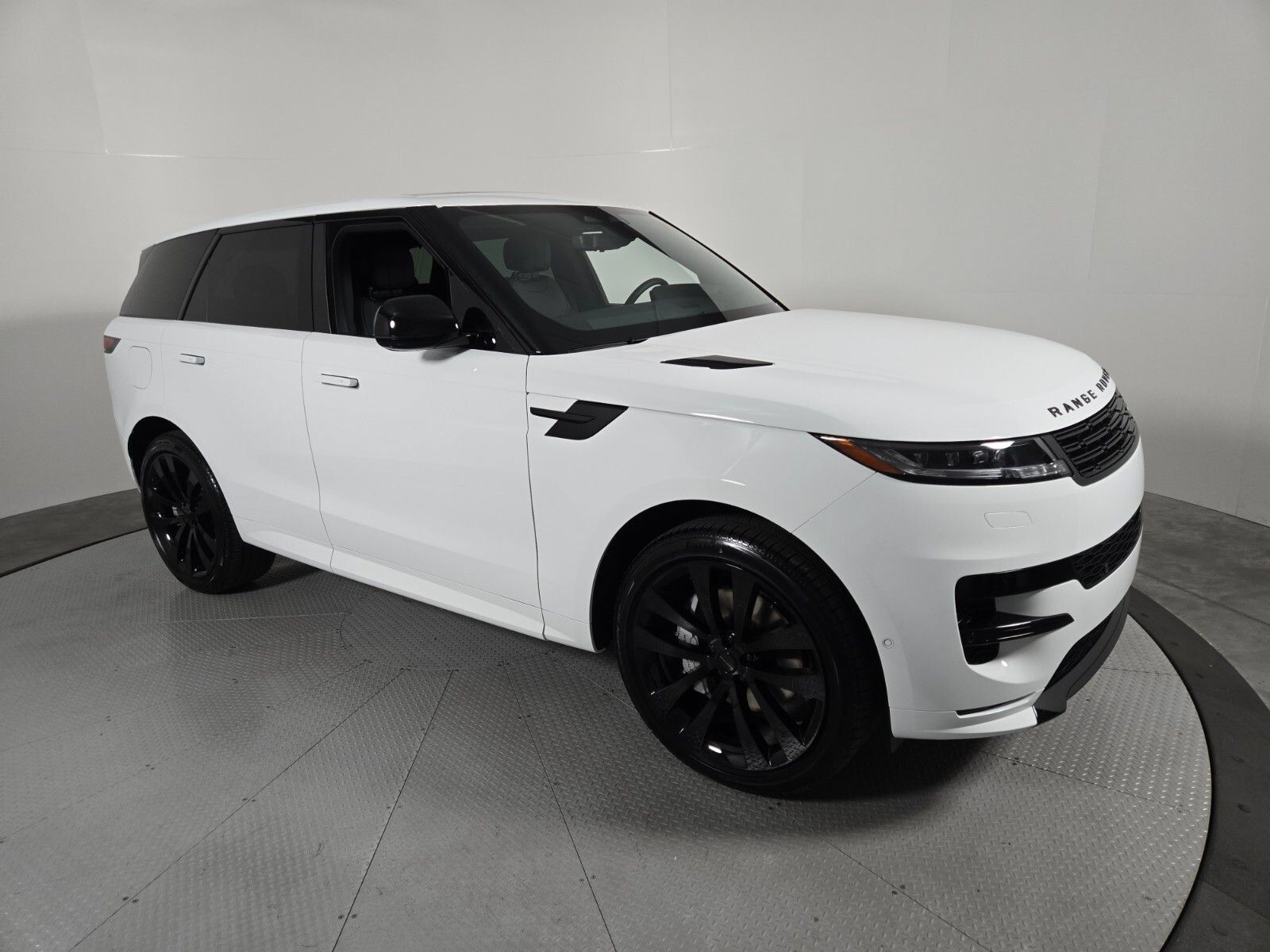 New 2026 Land Rover Range Rover Sport Dynamic SE AWD/4WD image 16