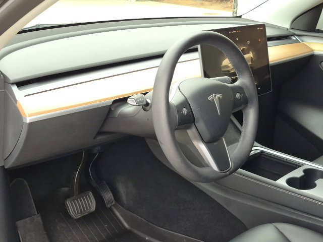 Used 2023 Tesla Model Y Long Range AWD/4WD image 9