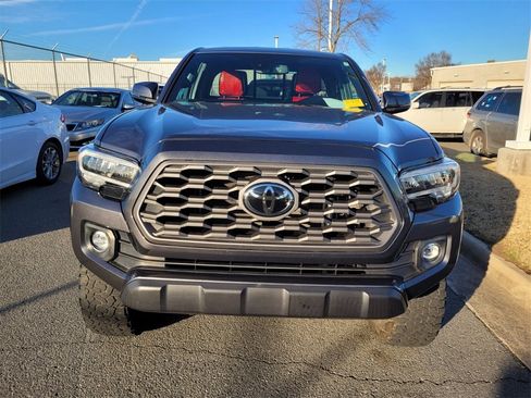 Used 2021 Toyota Tacoma TRD Off-Road w/ TRD Premium Off Road Package image 2