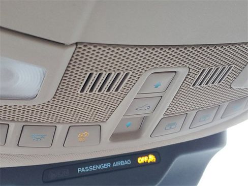 Used 2022 Ford Expedition Limited image 32