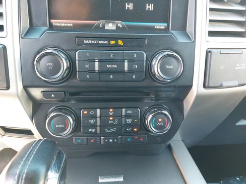 Used 2015 Ford F150 Lariat image 22