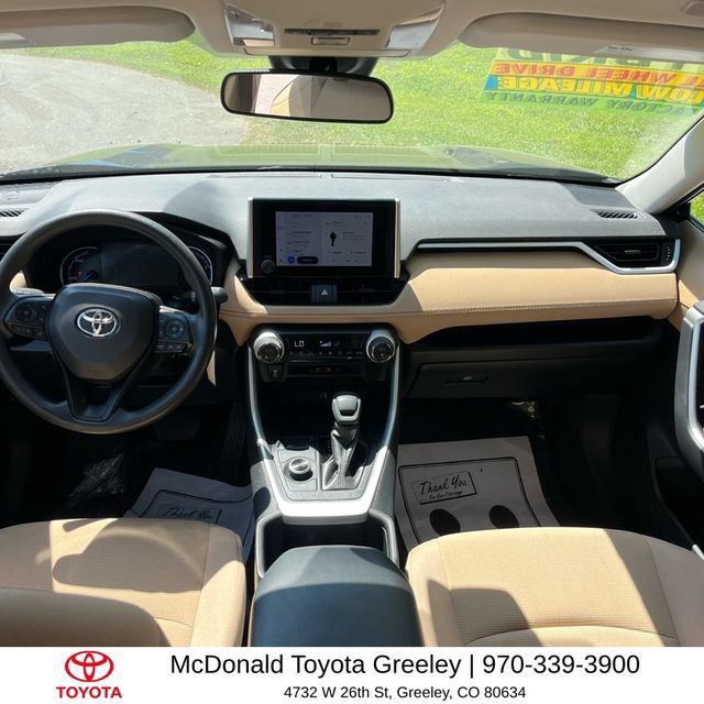 Used 2023 Toyota RAV4 LE AWD/4WD image 7