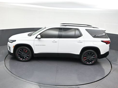 Used 2024 Chevrolet Traverse RS FWD image 21