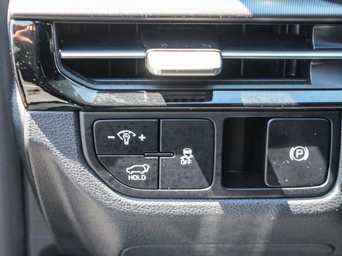 Used 2026 Kia Sportage EX FWD image 28