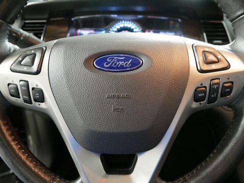 Used 2017 Ford Taurus Limited AWD/4WD image 25