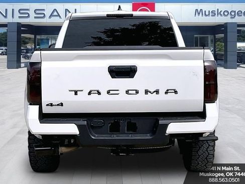 Used 2025 Toyota Tacoma TRD Sport AWD/4WD image 6