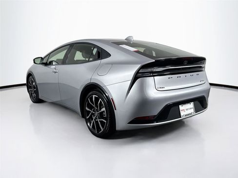 Certified 2025 Toyota Prius Plug-In Hybrid image 2