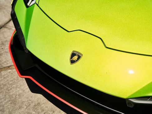 Used 2023 Lamborghini Huracan Tecnica RWD image 7