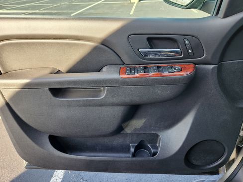 Used 2013 GMC Yukon XL SLT image 23