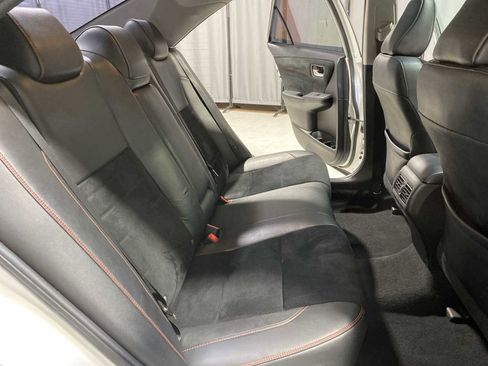 Used 2015 Toyota Camry XSE image 13