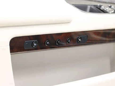 Used 2017 Rolls-Royce Ghost RWD image 13