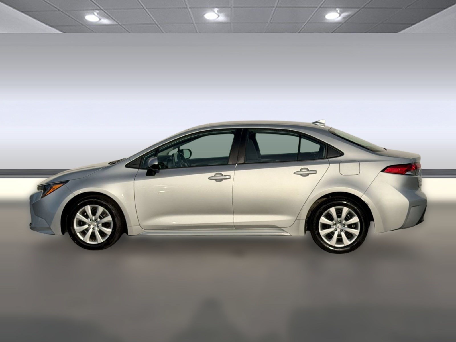 Used 2025 Toyota Corolla LE FWD image 2