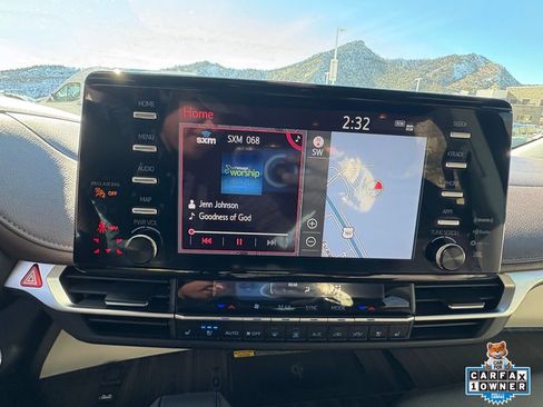 Used 2024 Toyota Sienna Platinum image 16