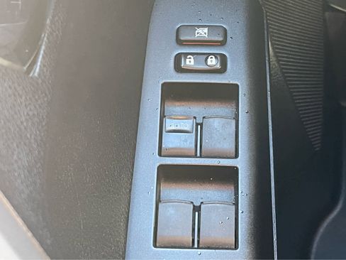 Used 2018 Toyota RAV4 XLE image 17