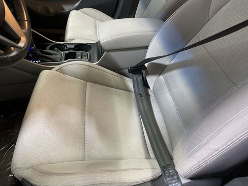 Used 2016 Hyundai Tucson Sport image 11