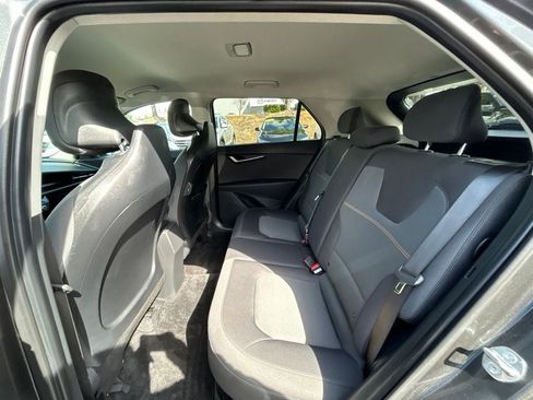 Used 2025 Kia Niro LX FWD image 13