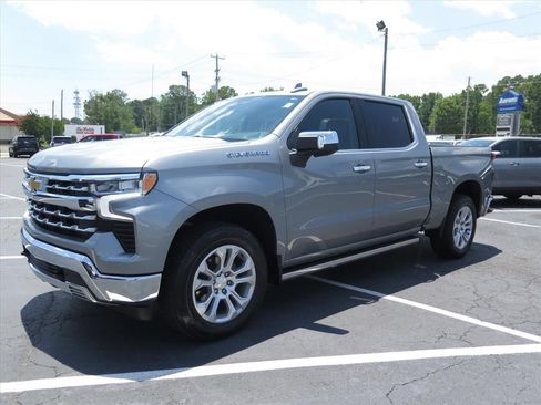 Used 2023 Chevrolet Silverado 1500 LTZ w/ LTZ Convenience Package II AWD/4WD image 8