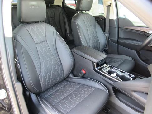 Used 2021 Buick Envision Avenir w/ Technology Package II image 7