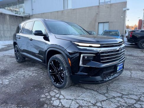 New 2026 Chevrolet Traverse LT w/ Driver Confidence Package AWD/4WD image 8