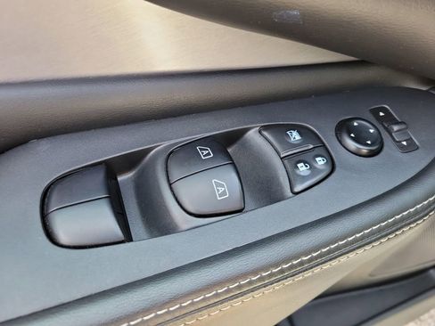 Used 2021 Nissan Murano SV AWD/4WD image 18