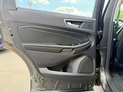 Used 2019 Ford Edge Titanium AWD/4WD image 14