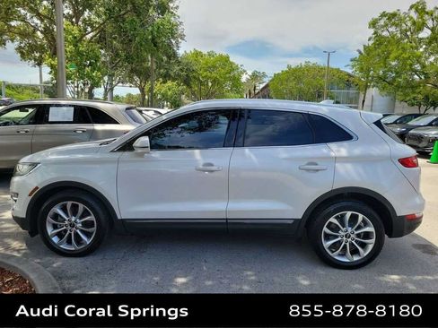 Used 2018 Lincoln MKC Select w/ Select Plus Package FWD image 3