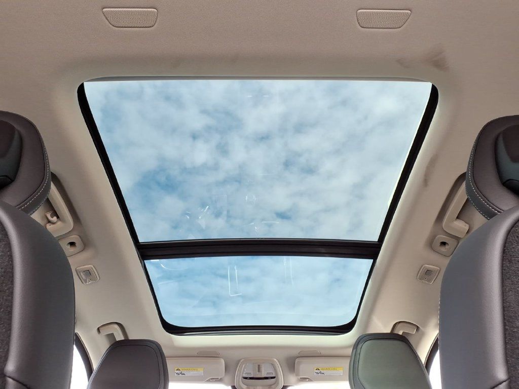 Certified 2026 Volvo XC90 B6 Ultra AWD/4WD image 24