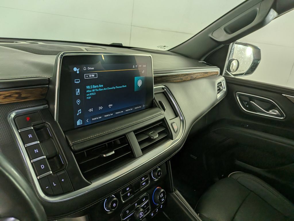 Used 2023 Chevrolet Suburban Premier AWD/4WD image 25