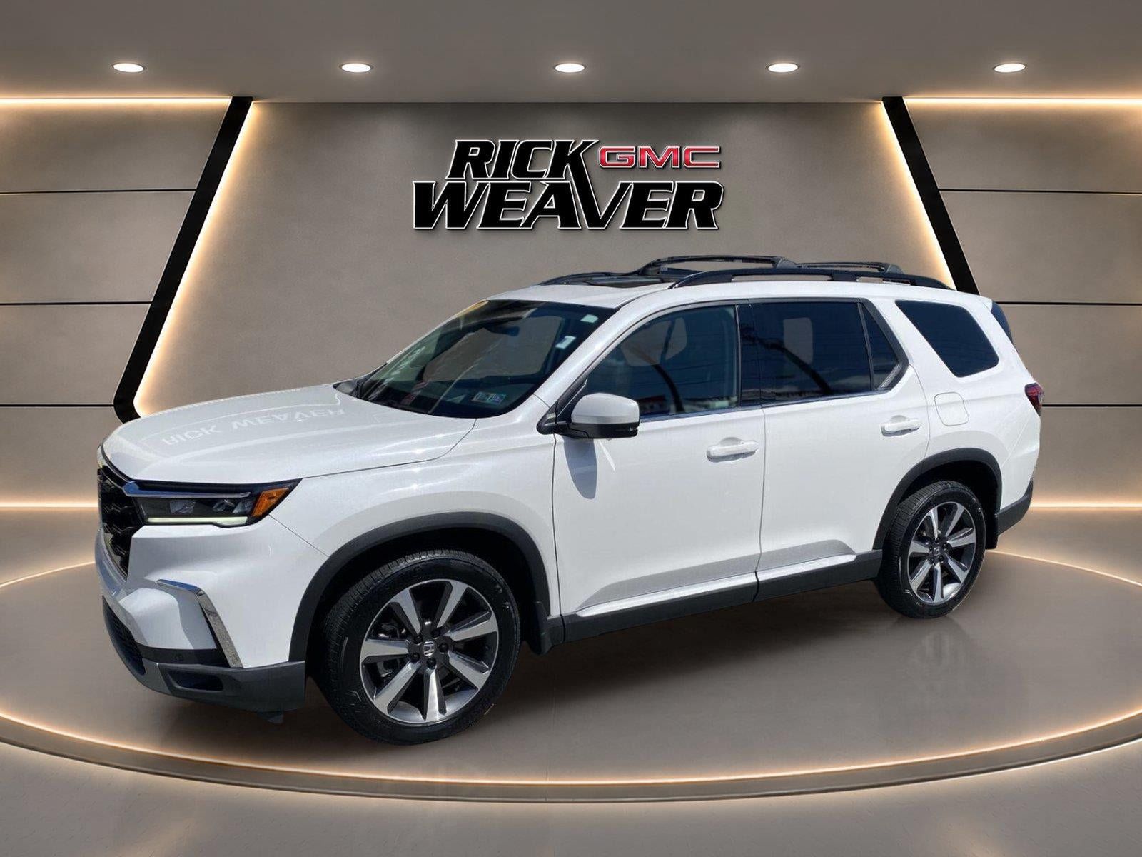 Used 2025 Honda Pilot Elite image 2