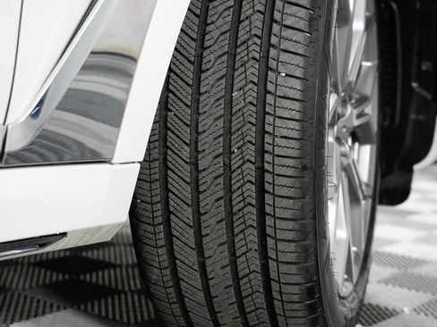 Used 2022 BMW X7 xDrive40i w/ Premium Package image 38