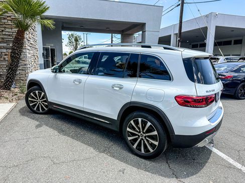 Used 2022 Mercedes-Benz GLB 250 4MATIC image 3