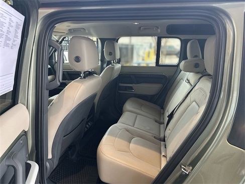 Used 2023 Land Rover Defender 110 SE image 24