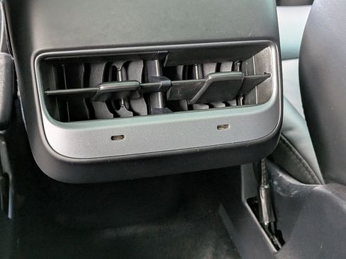 Used 2025 Tesla Model Y Long Range RWD image 16