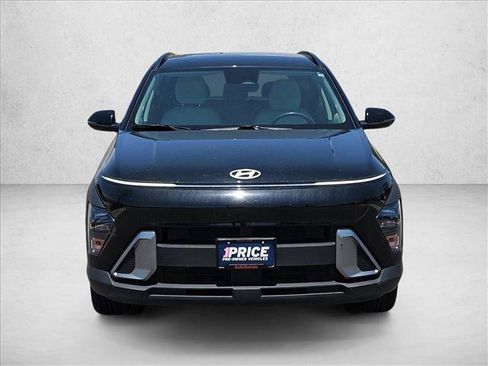 Used 2025 Hyundai Kona SEL FWD image 3