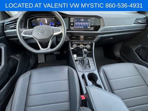 Certified 2024 Volkswagen Jetta SE w/ Panoramic Sunroof Package FWD image 16