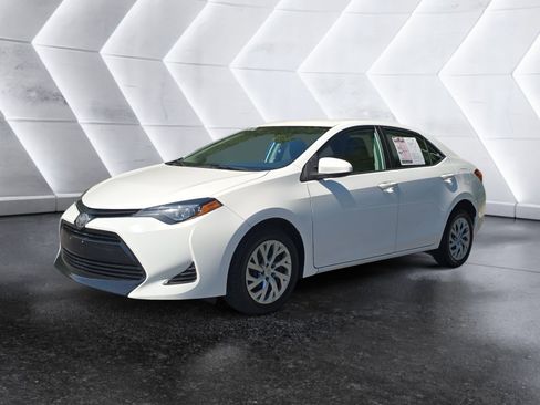Used 2019 Toyota Corolla LE FWD image 1