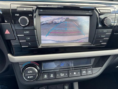Used 2016 Toyota Corolla LE FWD image 19