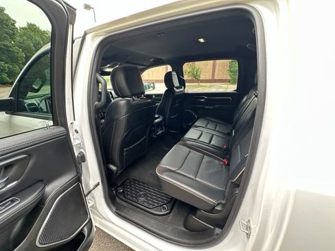 Used 2024 RAM 1500 Laramie AWD/4WD image 18