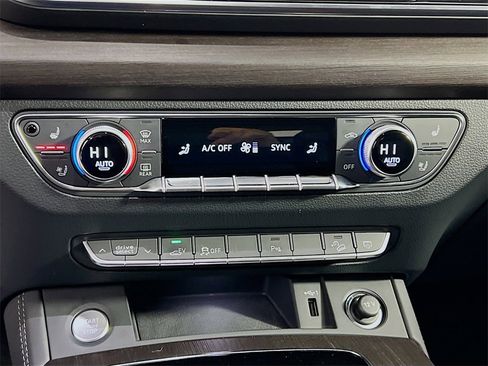 Used 2023 Audi Q5 e Premium Plus w/ Premium Plus Package image 18