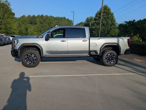 Used 2026 GMC Sierra 2500 AT4X AWD/4WD image 7