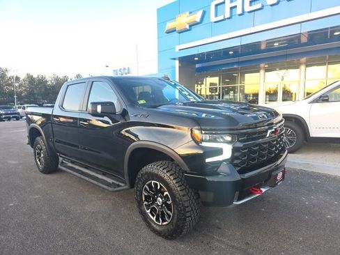 Used 2023 Chevrolet Silverado 1500 ZR2 w/ Technology Package image 1