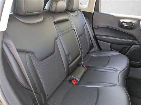 Used 2019 Jeep Compass Latitude FWD image 18