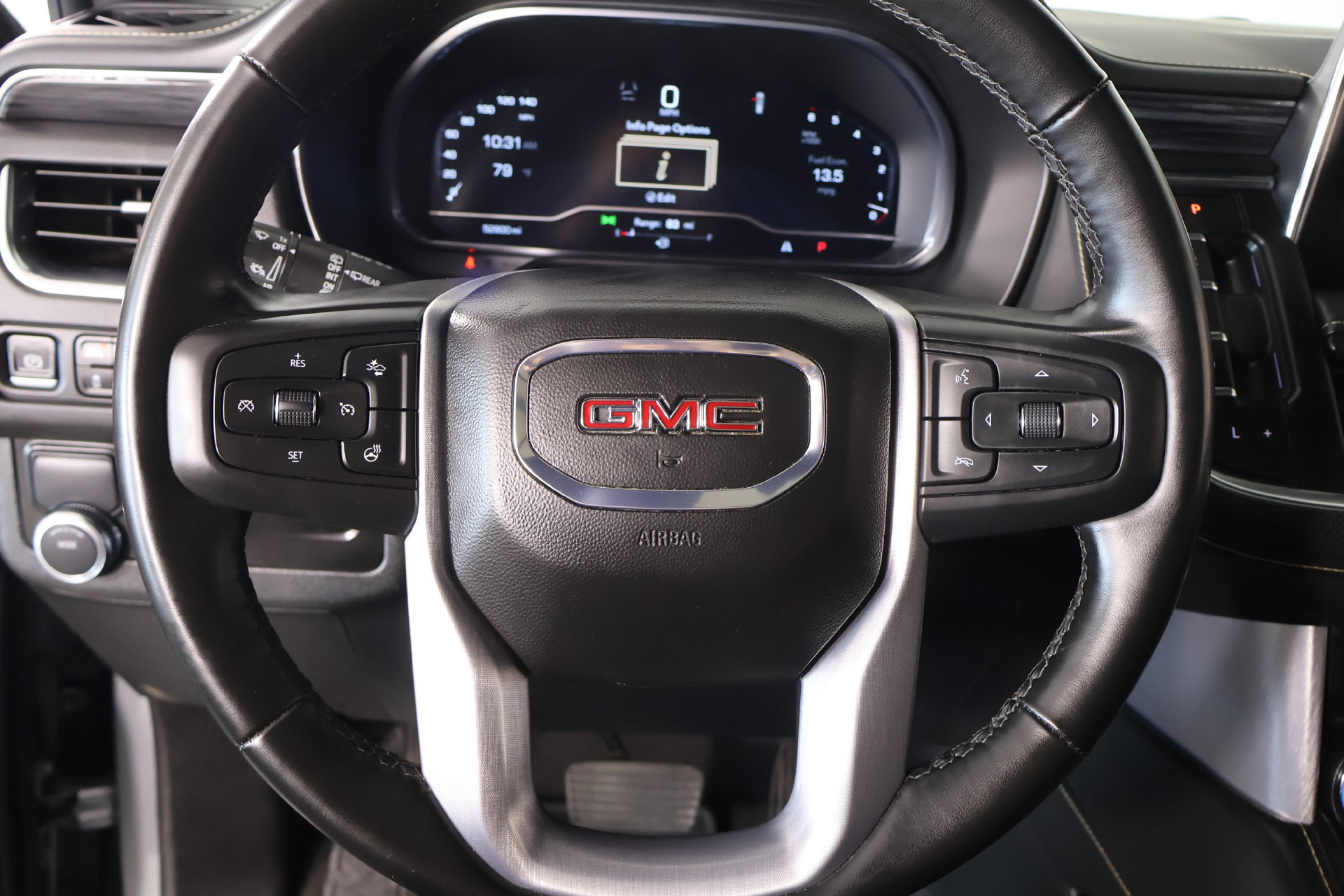 Used 2024 GMC Yukon XL SLT w/ SLT Luxury Package RWD image 3